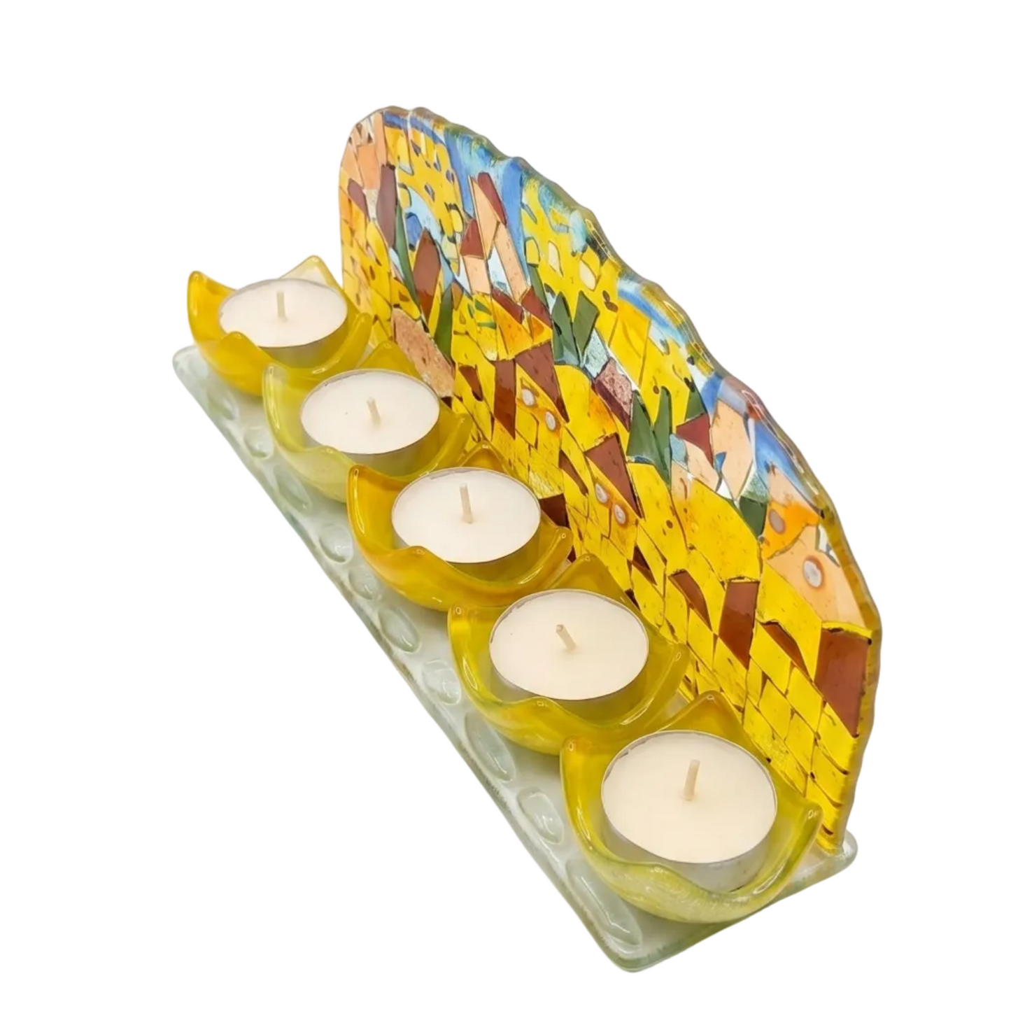 מבט צד על פמוט זכוכית מעוצב בעבודת יד מבית Michal Koter Rais Designs, המציג את הטקסטורה והגימור הייחודי של הזכוכית.